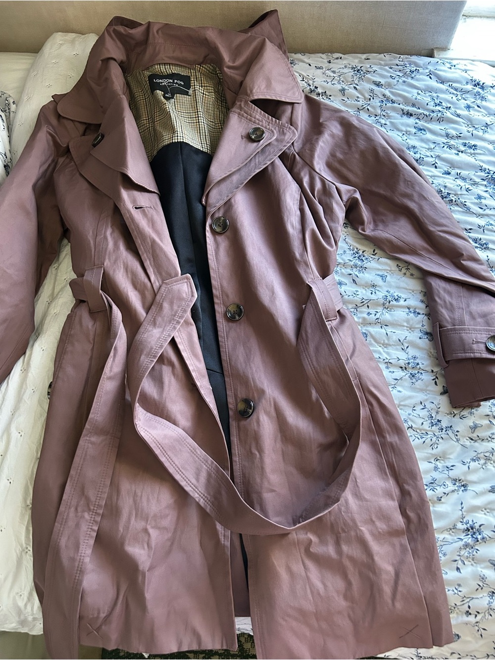 London Fog Mauve Jacket with Plaid Lining and hood